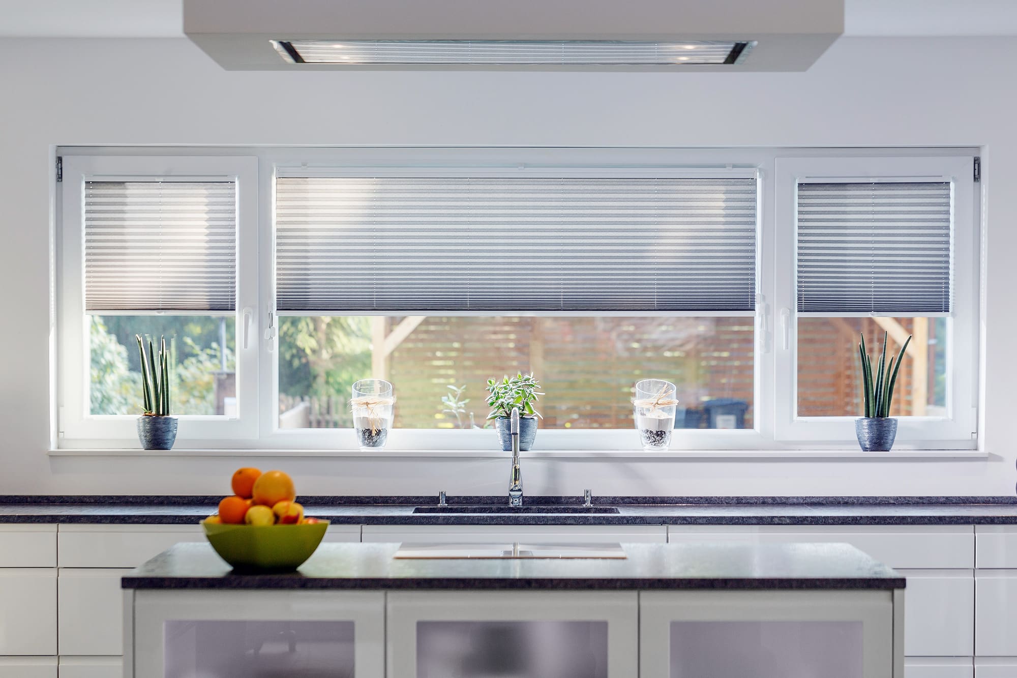 kitchen venetian blinds